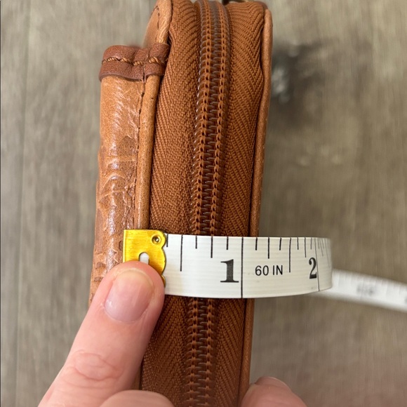 The Sak Brown Leather Wallet - Picture 8 of 8